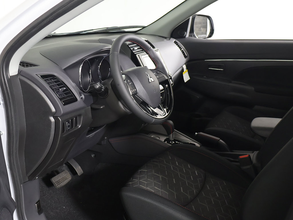 New 2027 Mitsubishi Outlander Sport LE FWD image 19