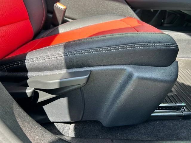 Used 2025 Chevrolet Equinox EV RS FWD image 49