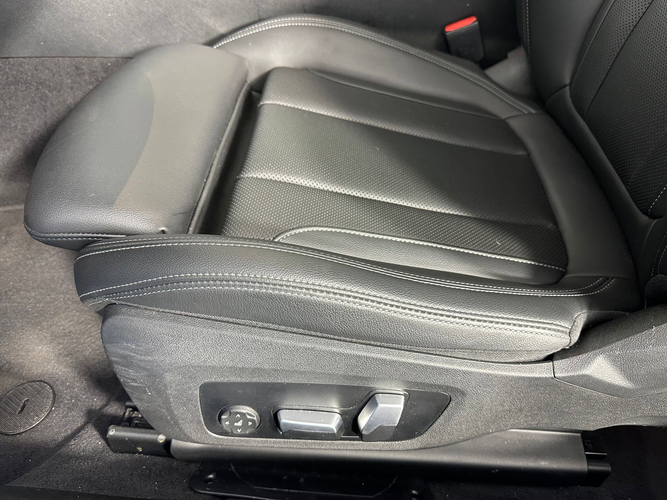 Certified 2023 BMW 430i Coupe w/ Premium Package image 11