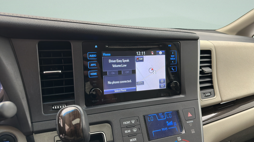 Used 2017 Toyota Sienna XLE w/ XLE Navigation Package AWD/4WD image 19
