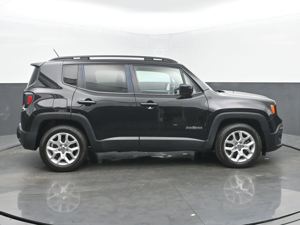 Used 2017 Jeep Renegade Latitude FWD image 6