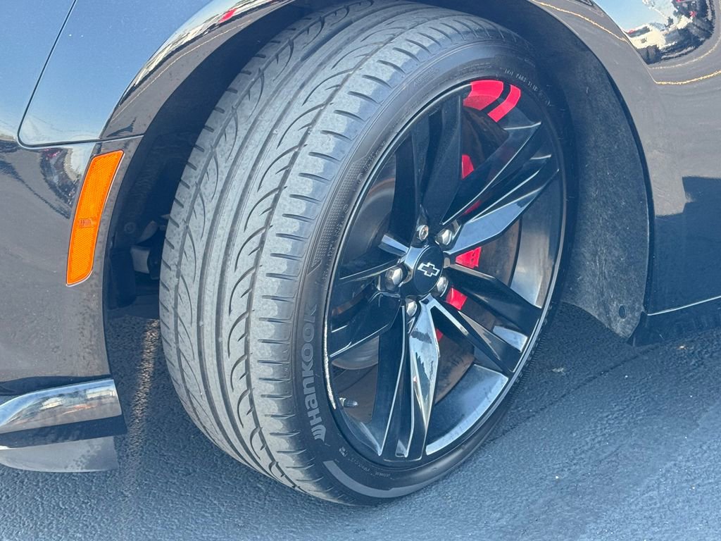 Used 2021 Chevrolet Camaro SS w/ Redline Edition RWD image 9