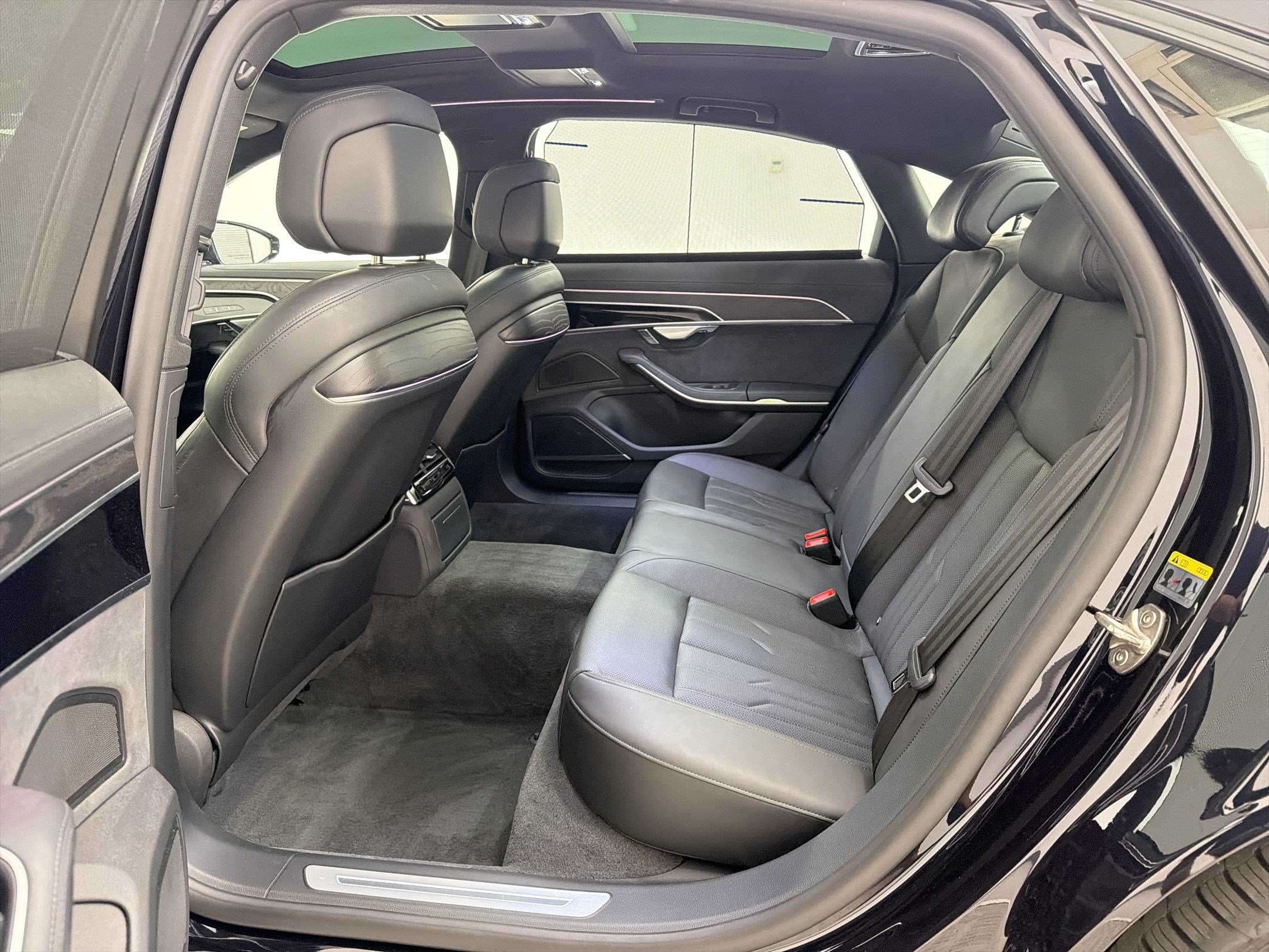 Used 2024 Audi A8 L 3.0T AWD/4WD image 13