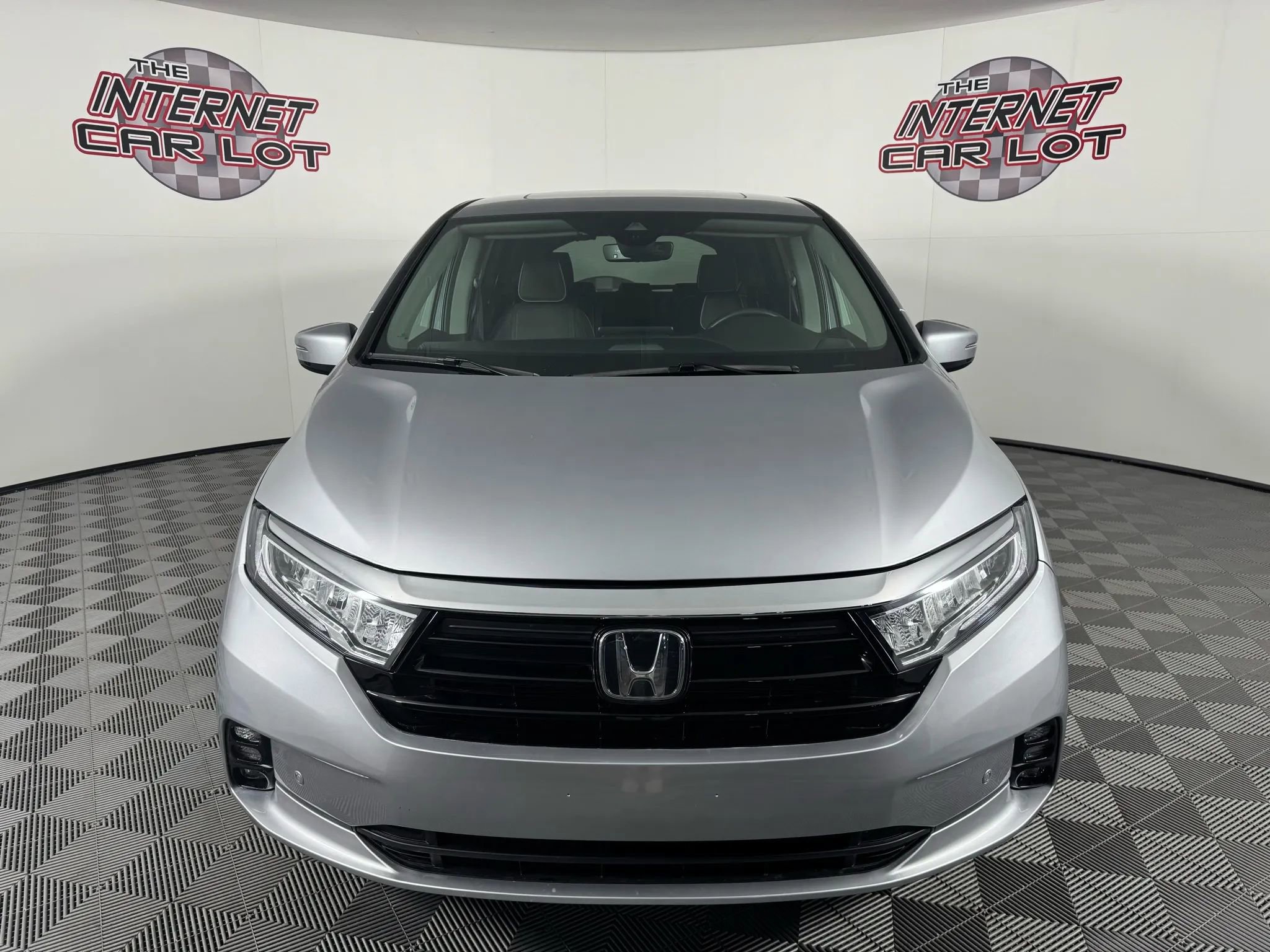 Used 2024 Honda Odyssey Elite image 2