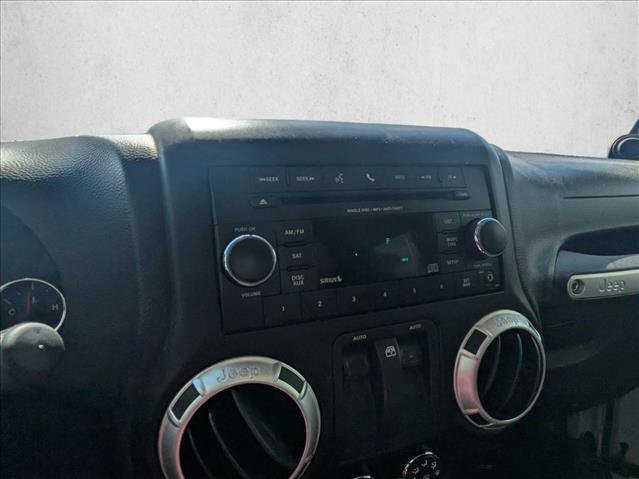 Used 2014 Jeep Wrangler Rubicon w/ Power Convenience Group AWD/4WD image 12