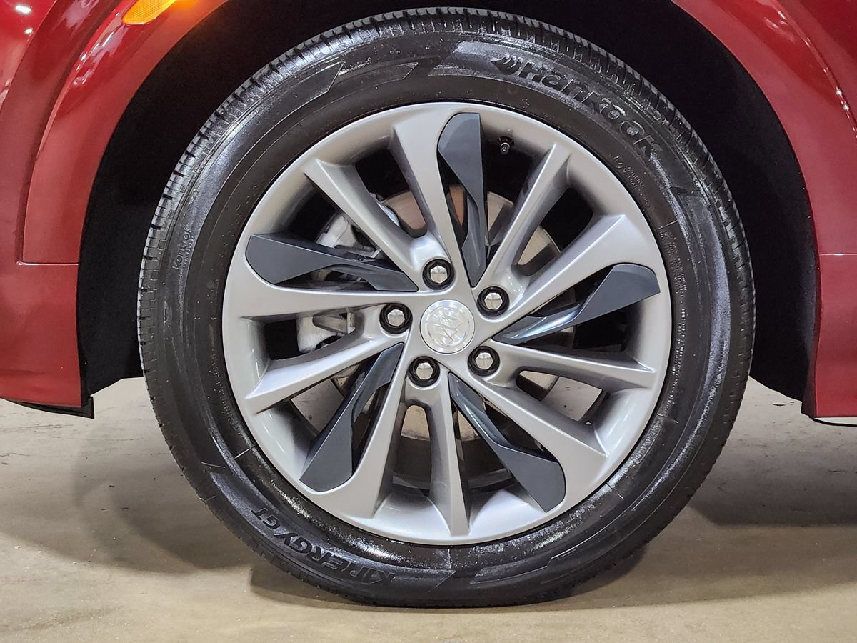 Used 2022 Buick Encore GX Select w/ Sport Touring Package FWD image 28