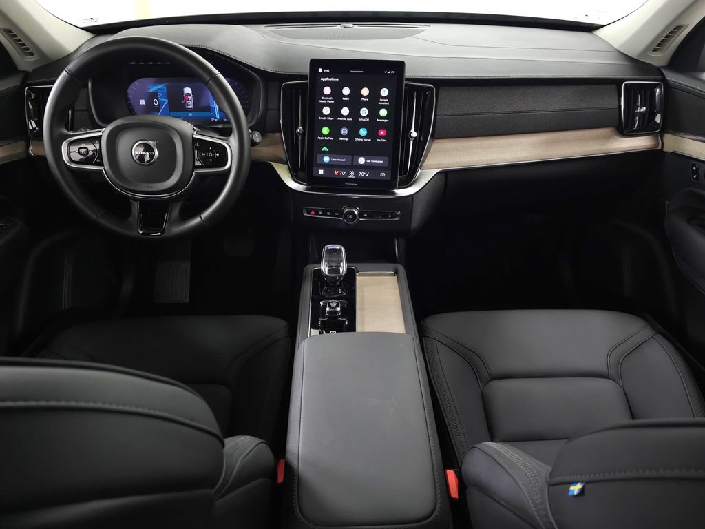 Certified 2025 Volvo XC90 B5 Plus AWD/4WD image 14