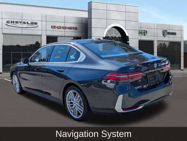 Used 2024 BMW 530i xDrive w/ Premium Package image 5