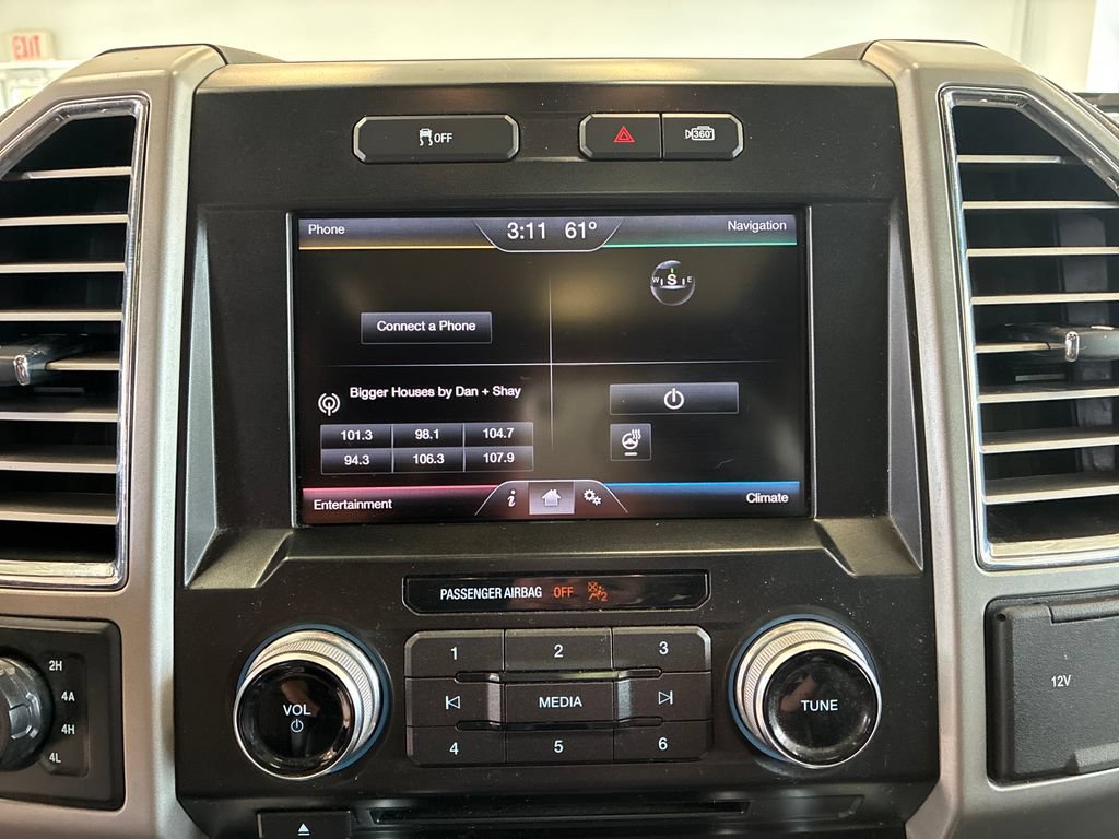 Used 2015 Ford F150 King Ranch w/ Equipment Group 601A Luxury AWD/4WD image 19