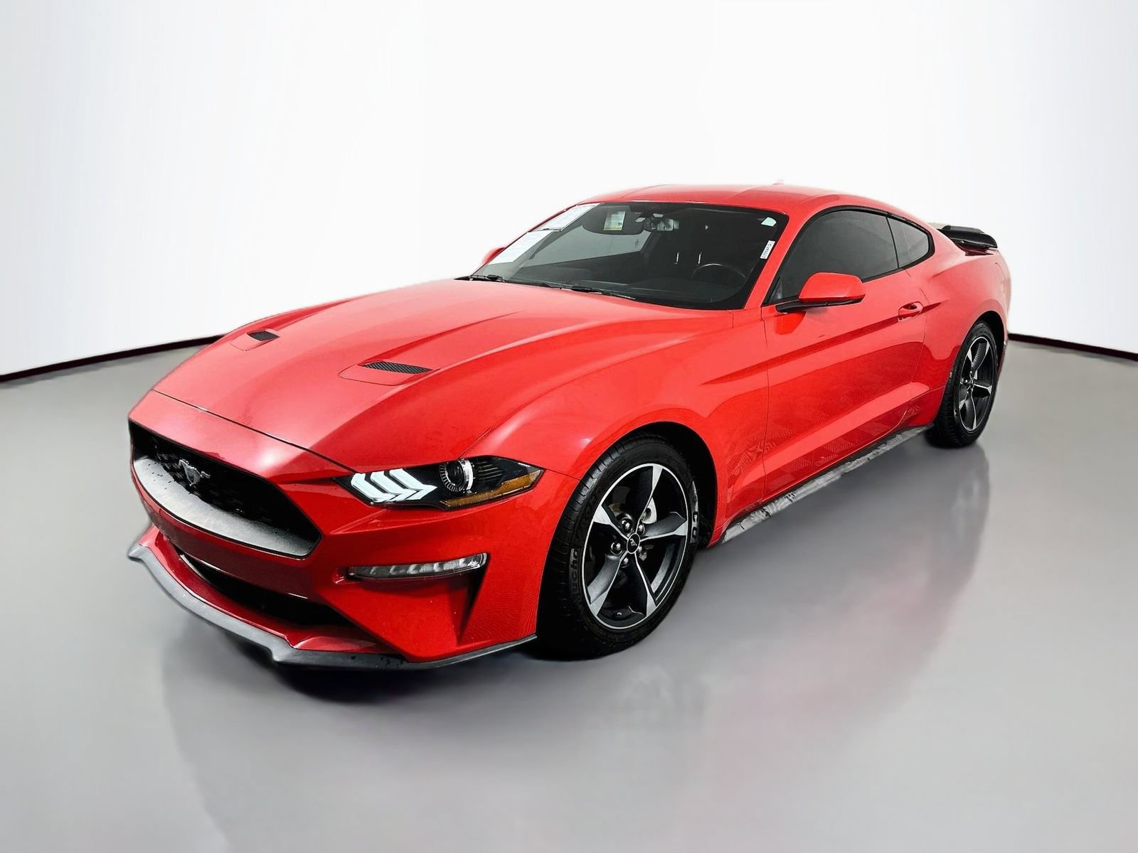 Used 2020 Ford Mustang Coupe RWD image 3