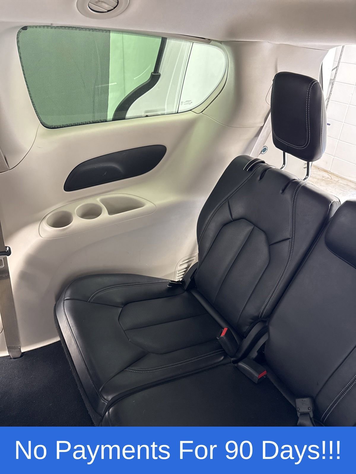 Used 2023 Chrysler Pacifica Touring-L FWD image 34