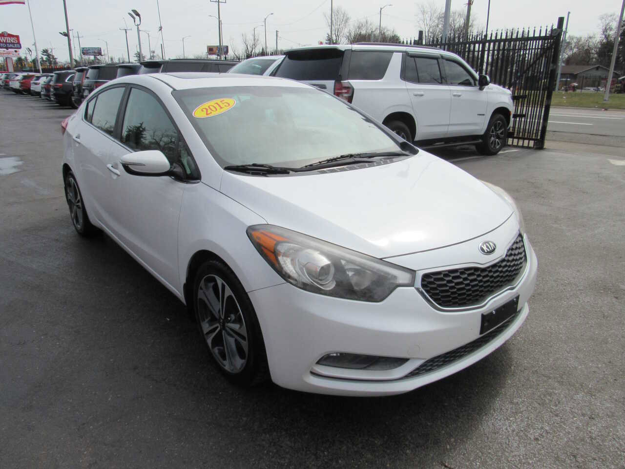 Used 2015 Kia Forte EX w/ Premium Package FWD image 3