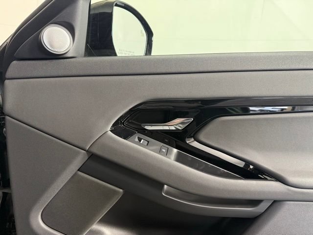 Certified 2026 Land Rover Range Rover Evoque Dynamic SE AWD/4WD image 18