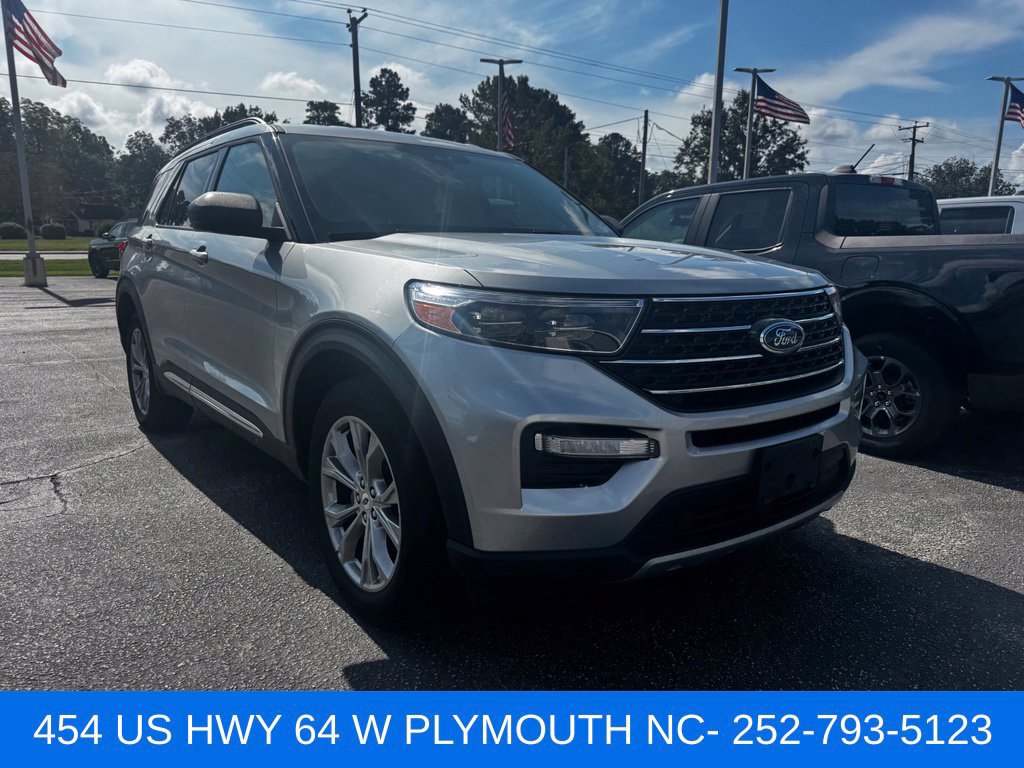 Used 2023 Ford Explorer XLT w/ Equipment Group 202A AWD/4WD image 4