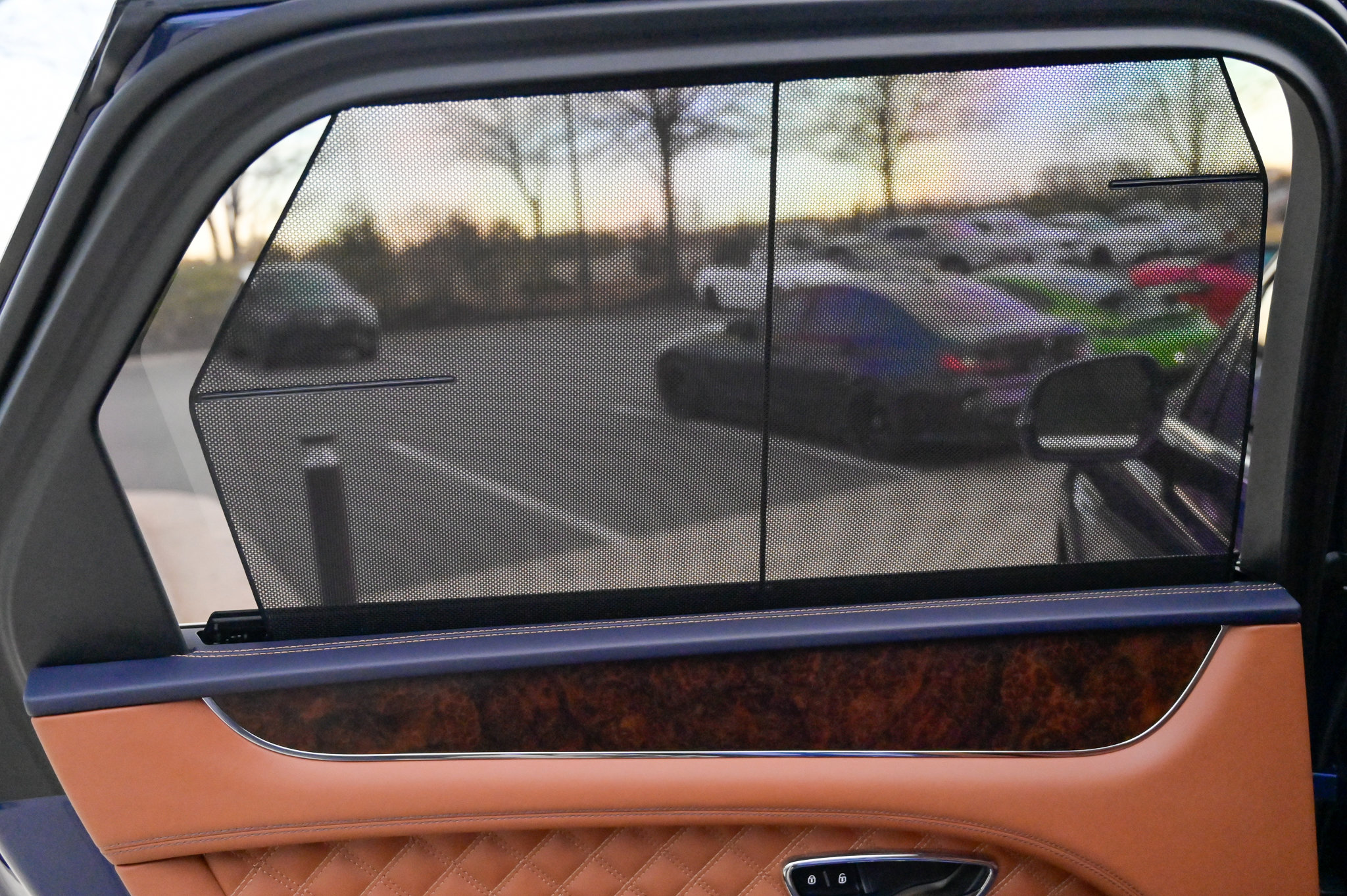 Used 2023 Bentley Bentayga image 40