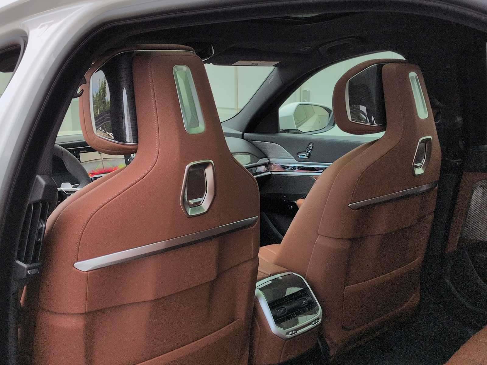 New 2026 BMW 750e xDrive AWD/4WD image 19