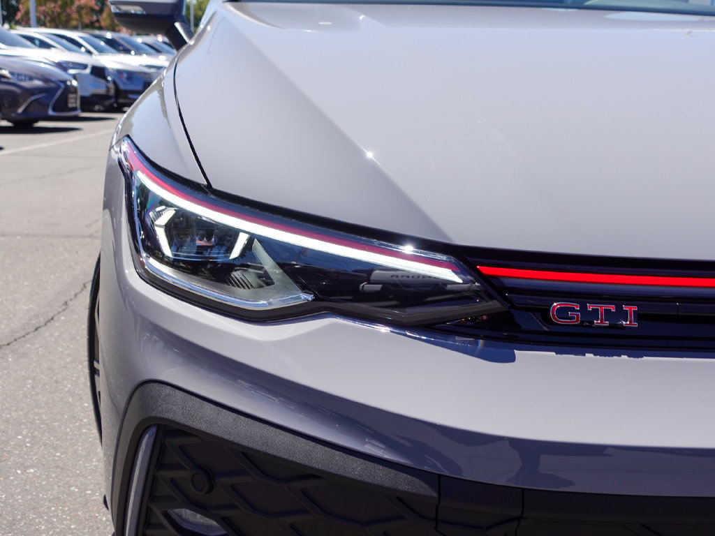 New 2026 Volkswagen GTI SE FWD image 4