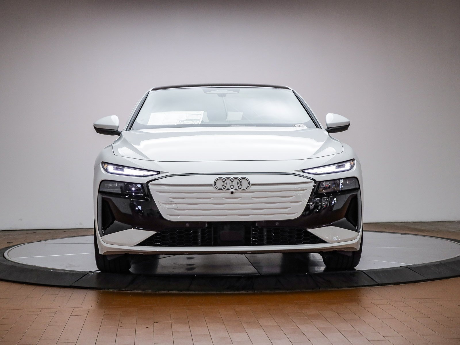 New 2025 Audi A6 e-tron Premium Plus image 2
