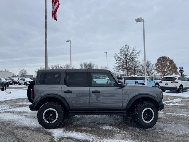 Used 2023 Ford Bronco Badlands image 9