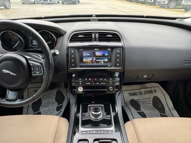 Used 2018 Jaguar XE Premium AWD/4WD image 20