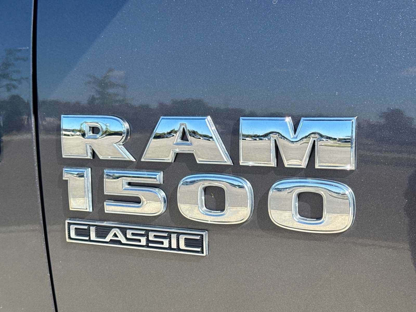 Used 2019 RAM 1500 Classic SLT AWD/4WD image 12