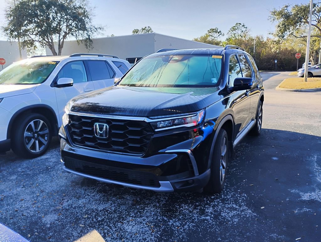 Used 2023 Honda Pilot Touring image 6