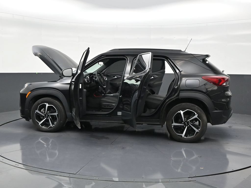 Used 2022 Chevrolet TrailBlazer RS w/ Sun and Liftgate Package FWD image 27