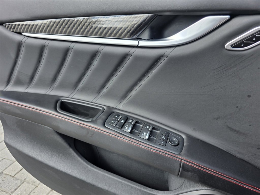 Used 2023 Maserati Ghibli Trofeo image 29