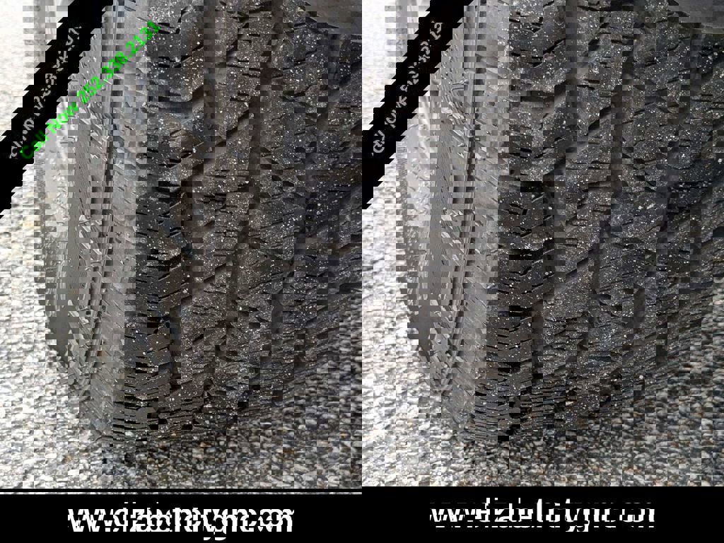 Used 2025 Nissan Frontier PRO-4X image 13