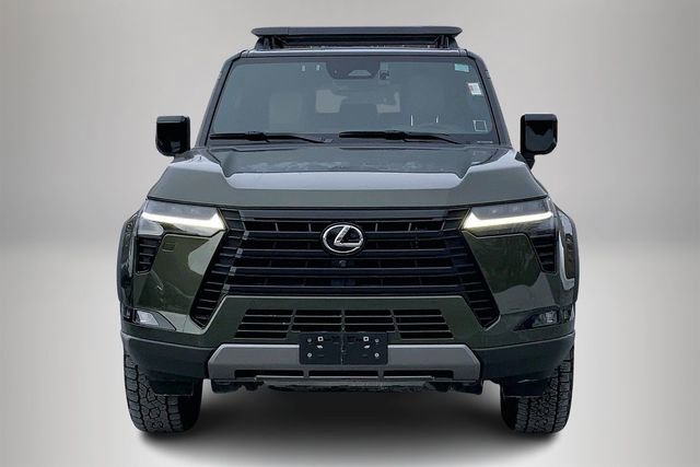 Used 2024 Lexus GX 550 image 3