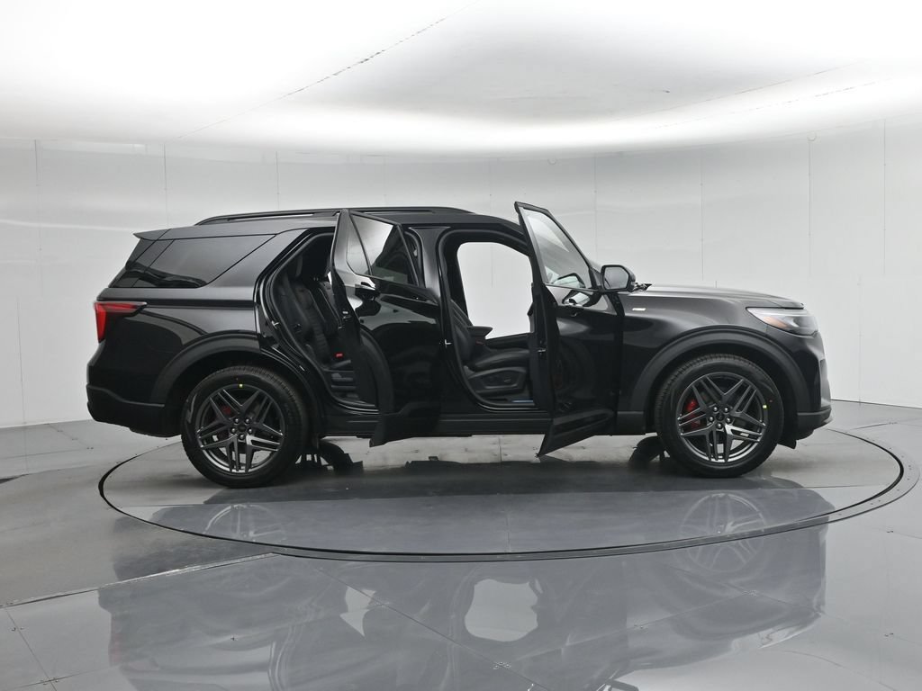 New 2026 Ford Explorer ST-Line w/ ST-Line Street Pack RWD image 8