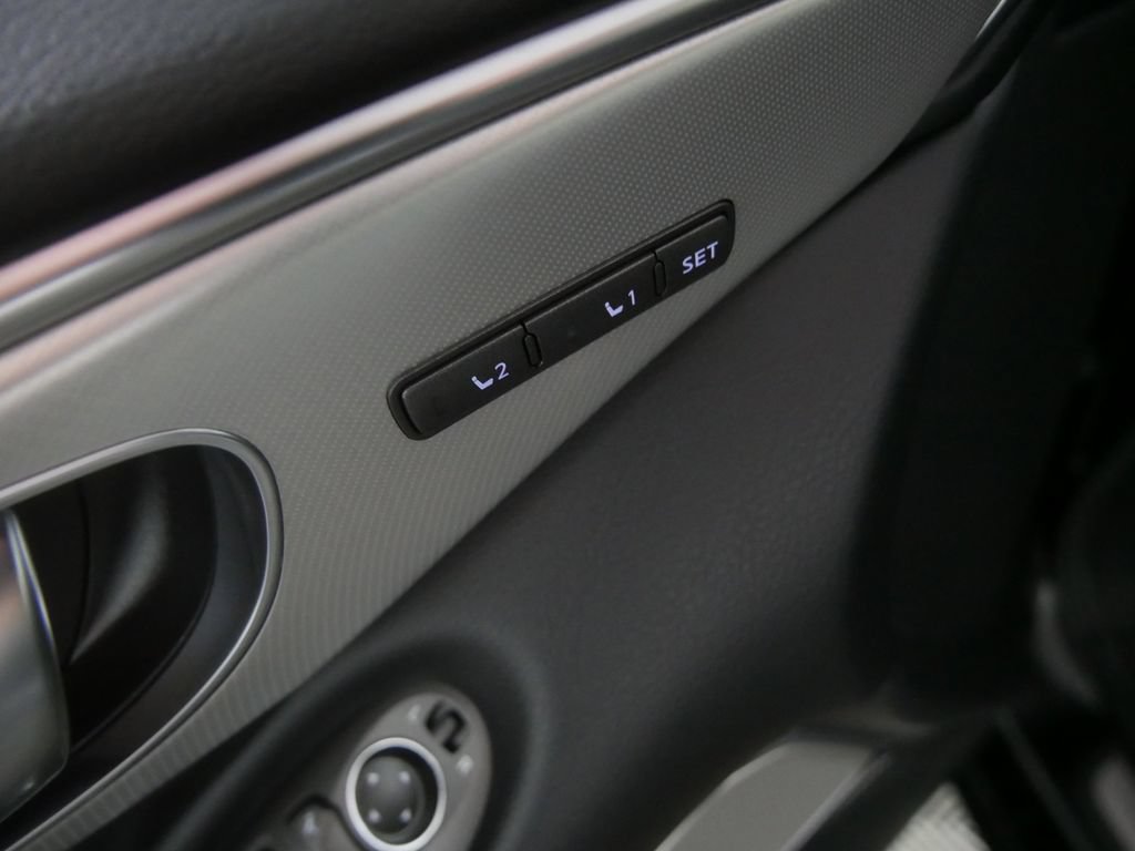 Used 2023 INFINITI Q50 Luxe AWD/4WD image 17