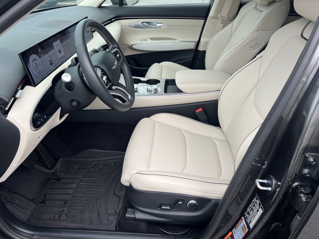 Used 2026 Genesis GV70 2.5T Advanced image 9