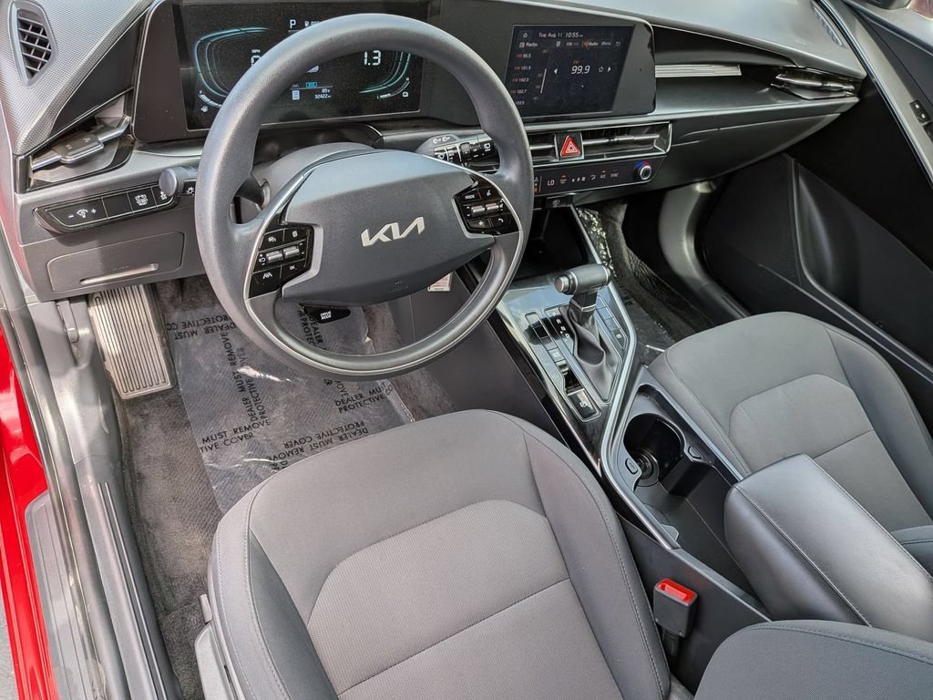 Used 2025 Kia Niro LX FWD image 16