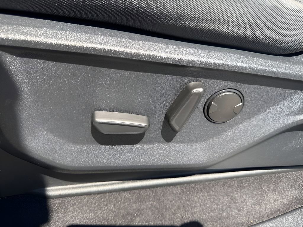 Used 2024 Ford F150 Lightning Flash AWD/4WD image 10