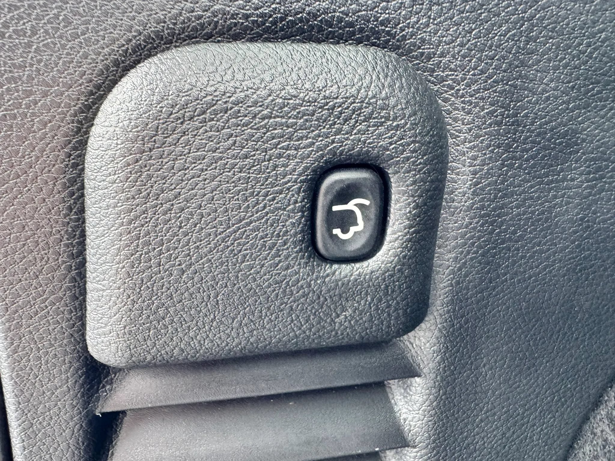 Used 2019 Jeep Grand Cherokee Limited w/ Luxury Group II AWD/4WD image 44