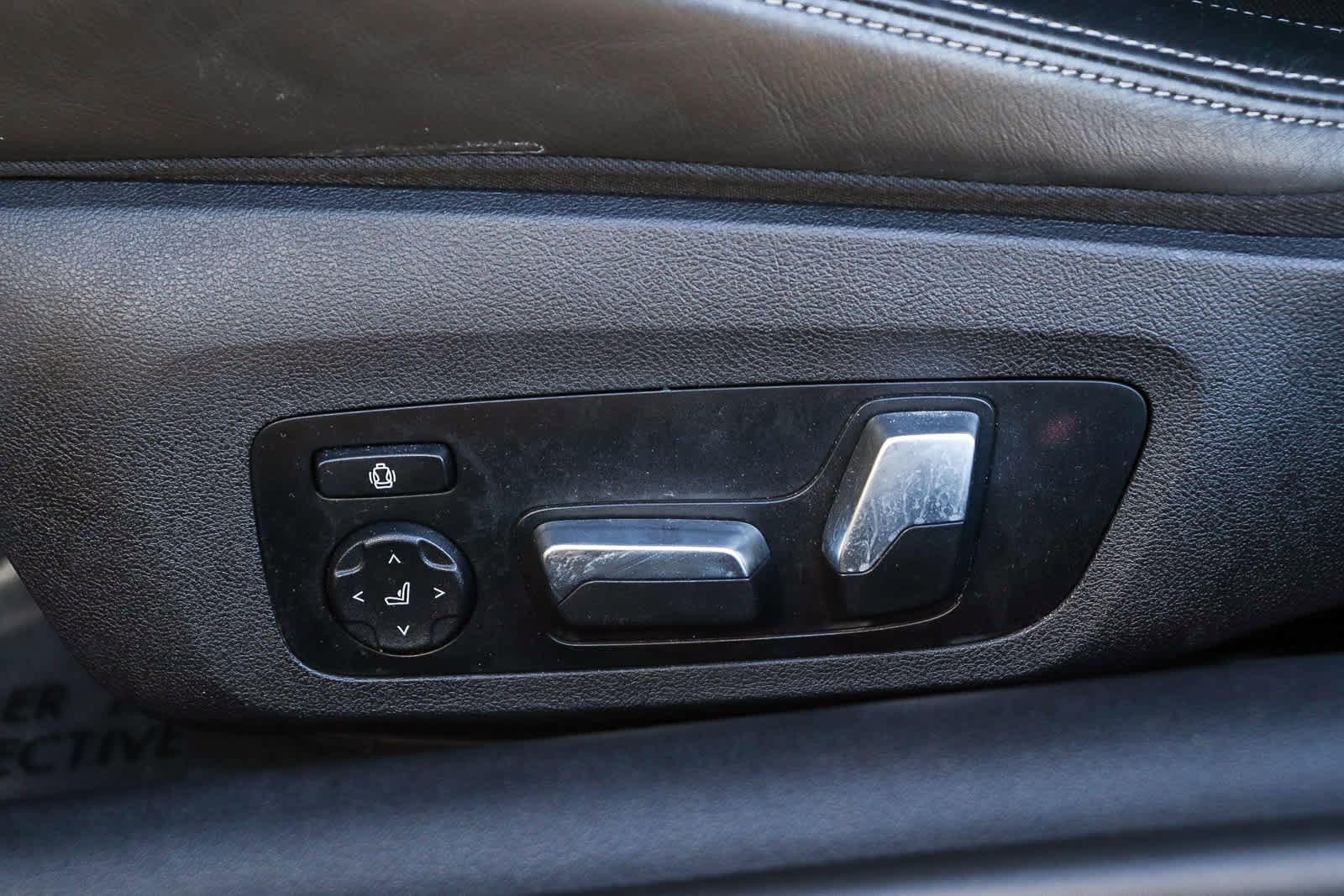 Used 2020 BMW M8 Coupe w/ Driving Assistance Package image 26