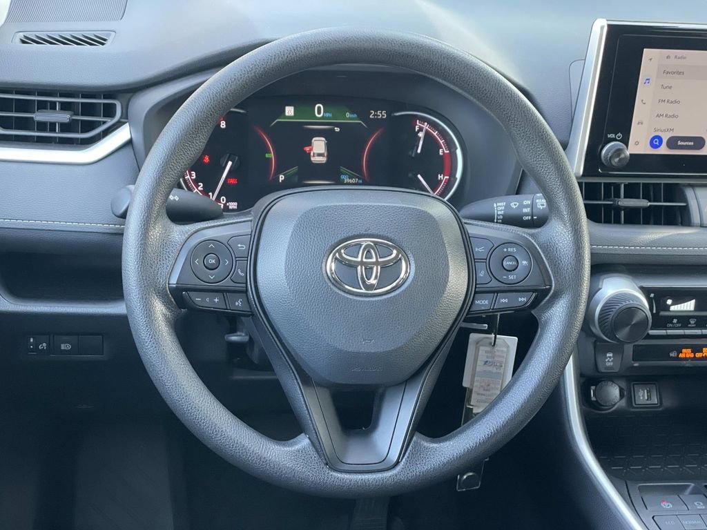 Used 2024 Toyota RAV4 LE image 7