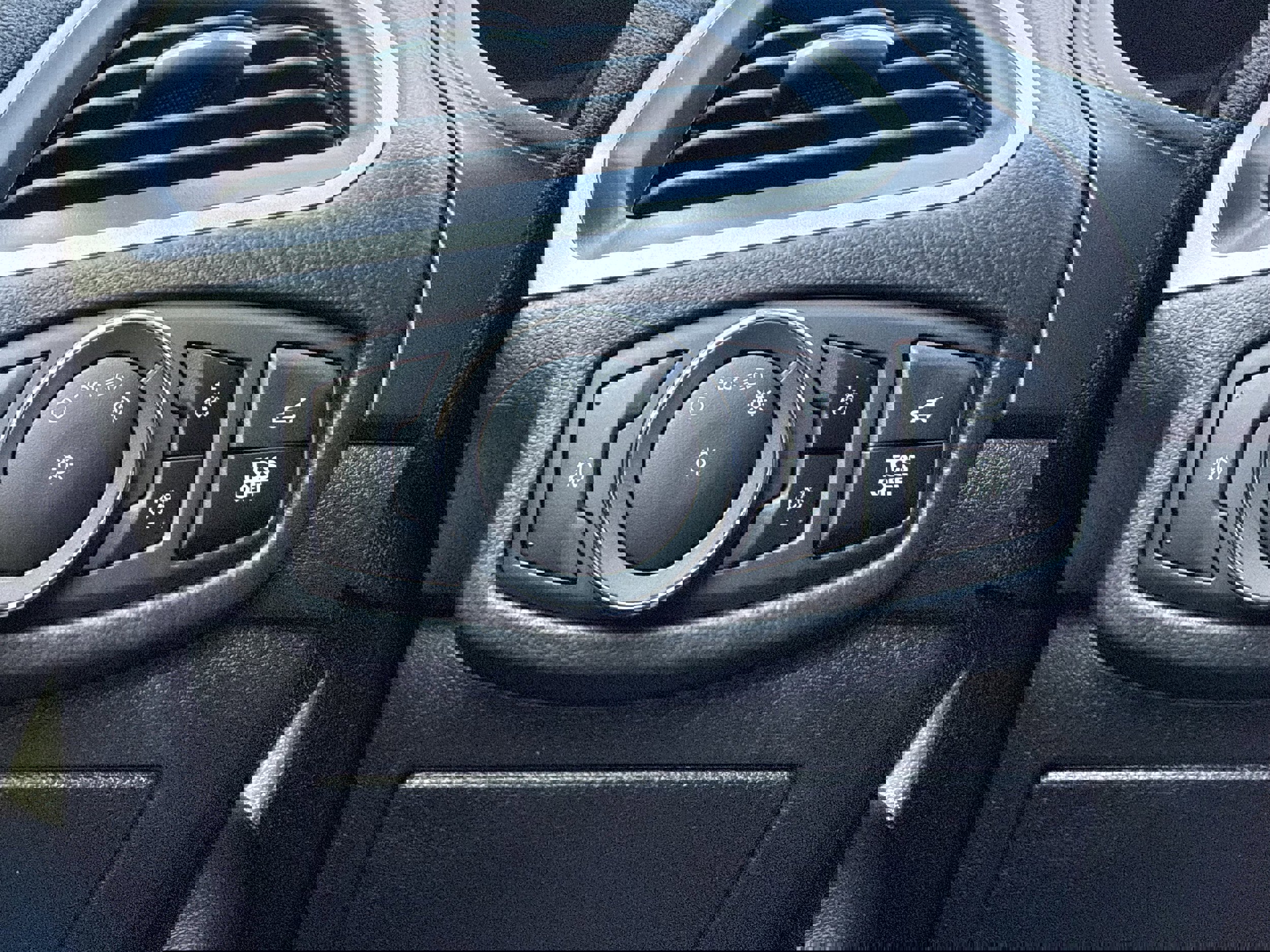 Used 2023 Ford Edge SEL w/ Convenience Package image 20