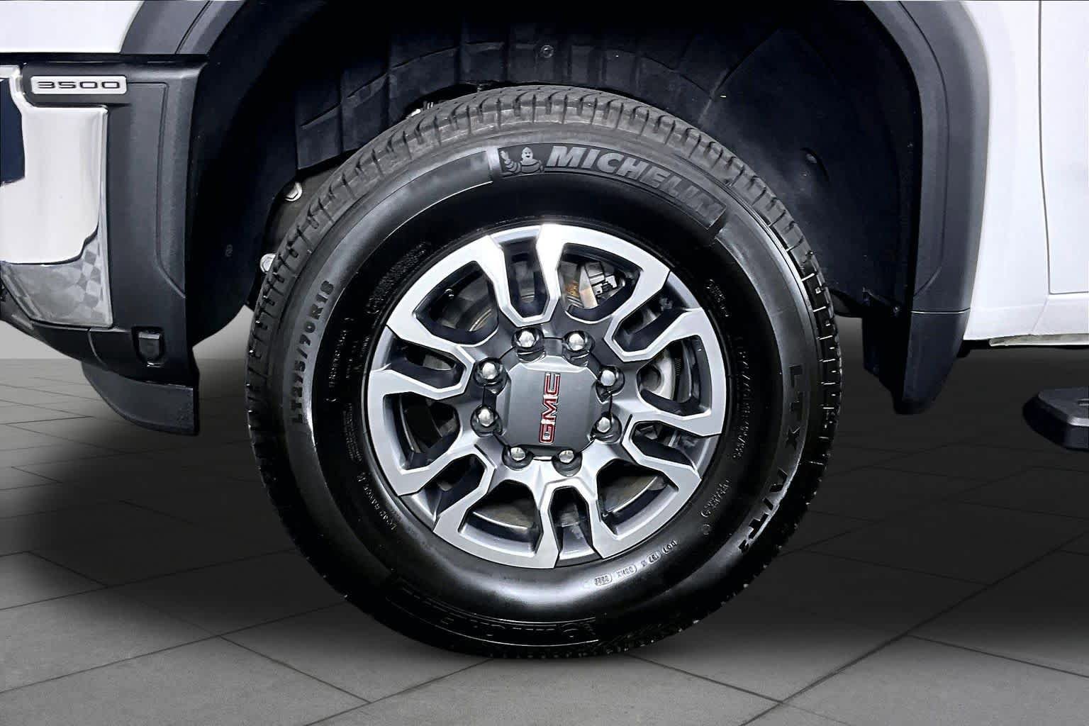 Certified 2025 GMC Sierra 3500 SLE w/ SLE Value Package AWD/4WD image 11