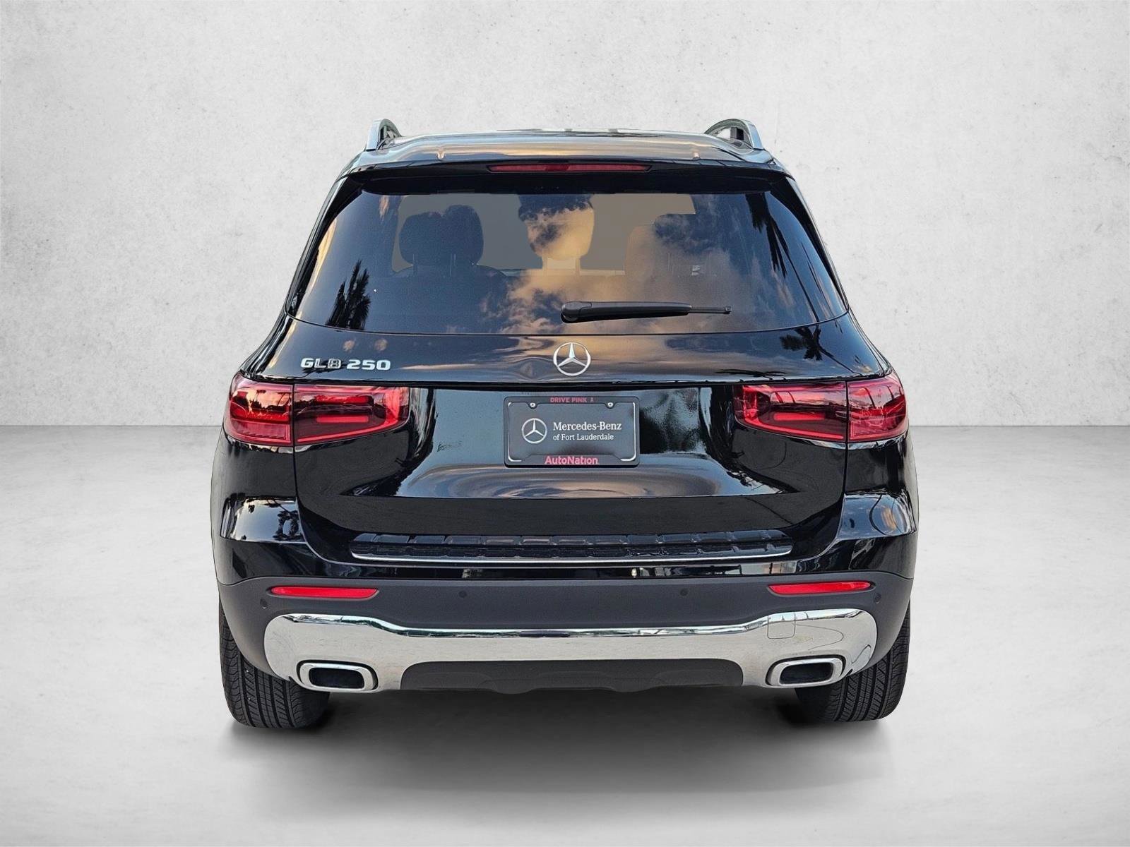 Used 2025 Mercedes-Benz GLB 250 image 7