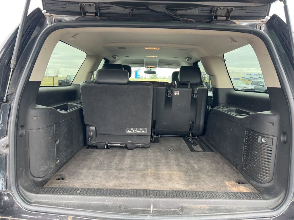 Used 2011 Chevrolet Suburban LT image 7