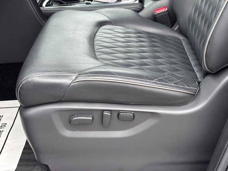 Used 2024 INFINITI QX80 Sensory w/ All-Season Package AWD/4WD image 17