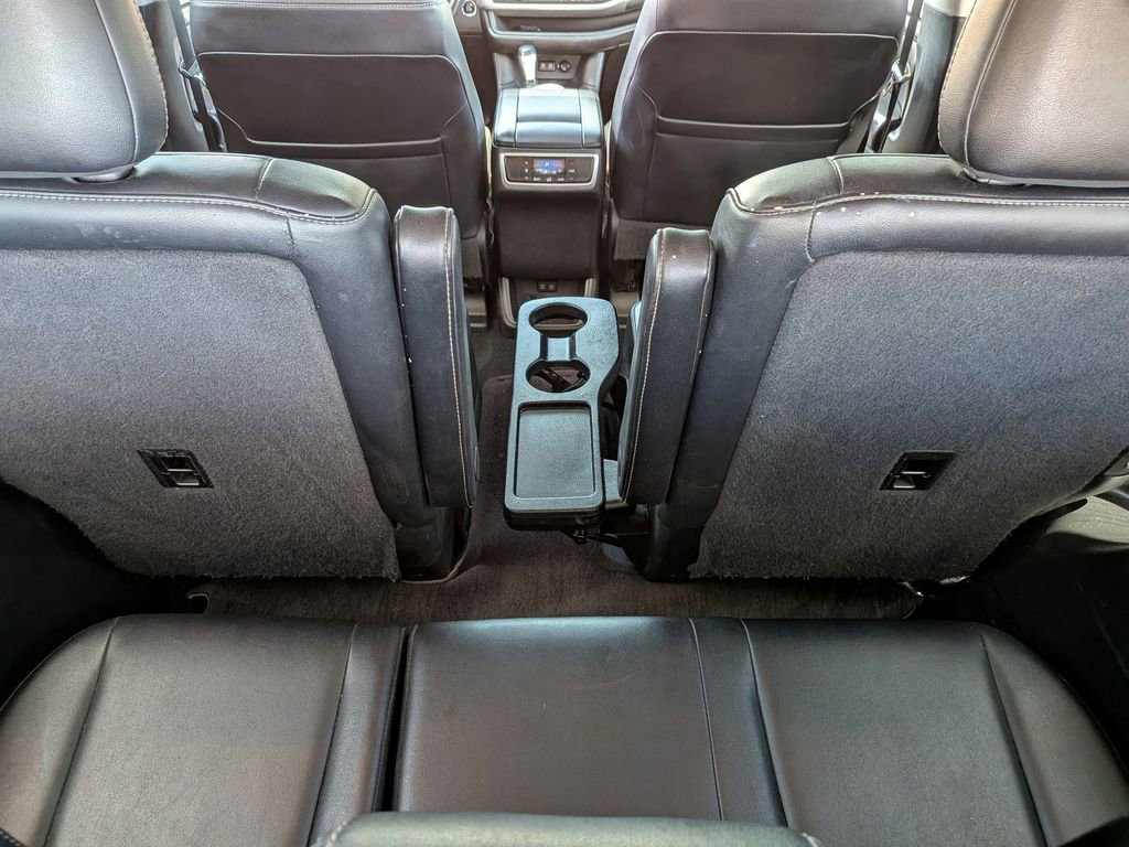 Used 2018 Toyota Highlander SE image 31