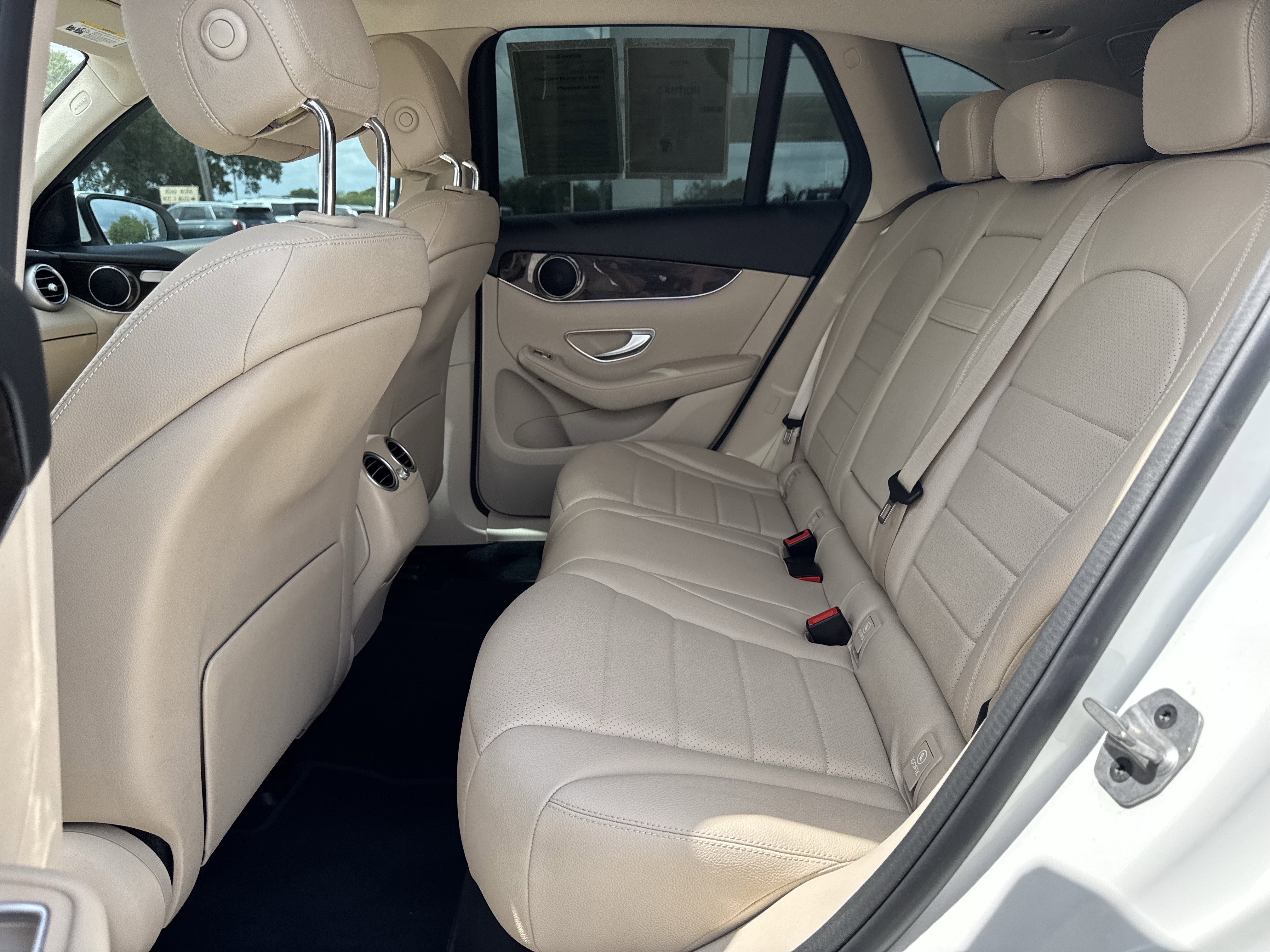 Used 2022 Mercedes-Benz GLC 300 image 29