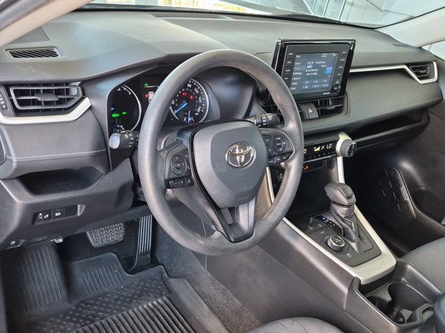 Used 2021 Toyota RAV4 XLE AWD/4WD image 17