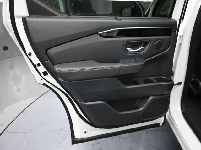 New 2025 Honda Pilot Touring image 7