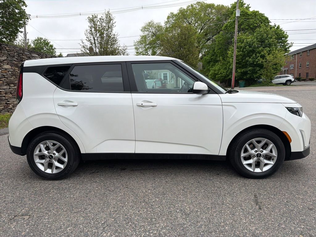 Certified 2023 Kia Soul S FWD image 7