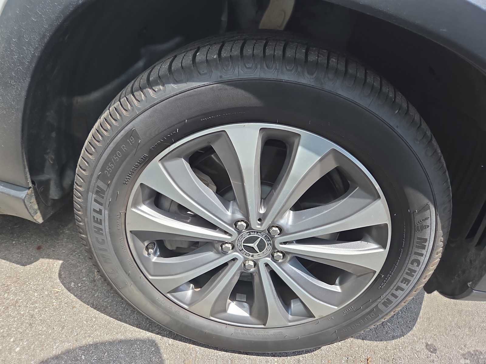 Used 2020 Mercedes-Benz GLE 450 4MATIC image 2