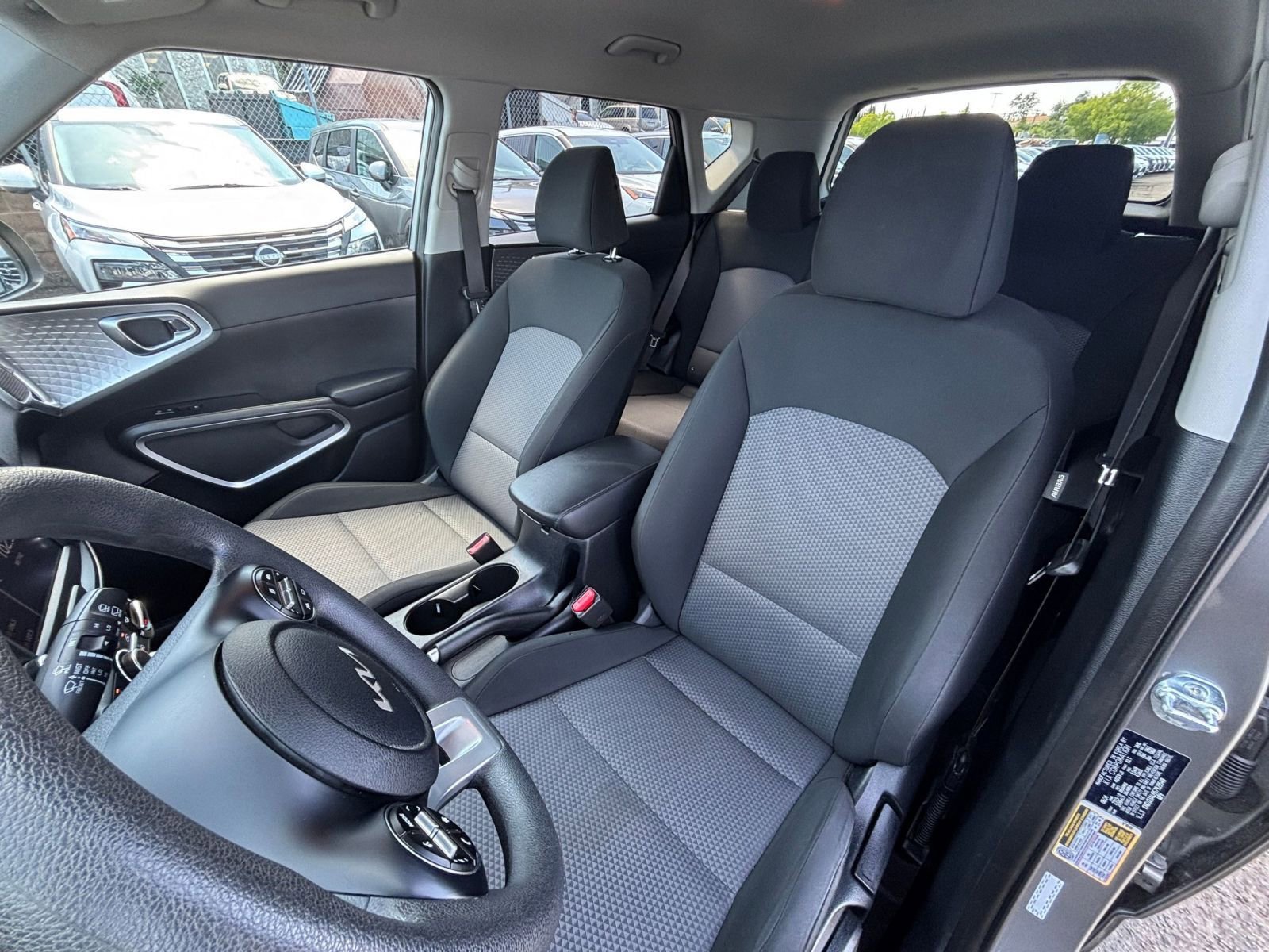 Used 2025 Kia Soul LX w/ LX Technology Package FWD image 34